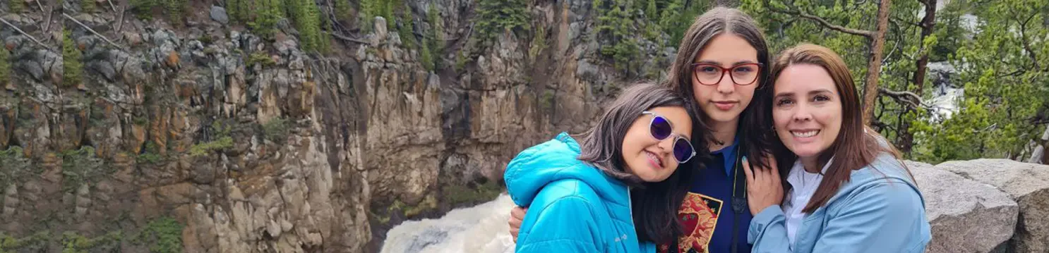 María José Colina e hijas